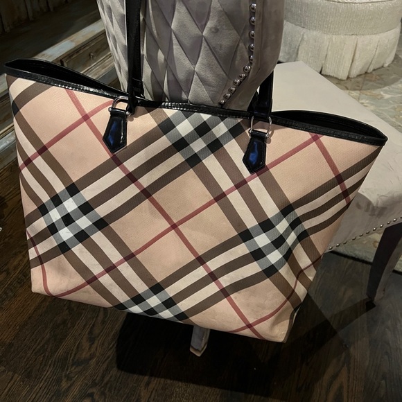Burberry big tote - Picture 1 of 9